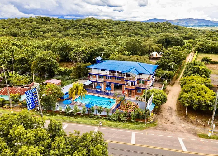 Glamping Girardot & Hotel Puerta Del Sol Girardot
